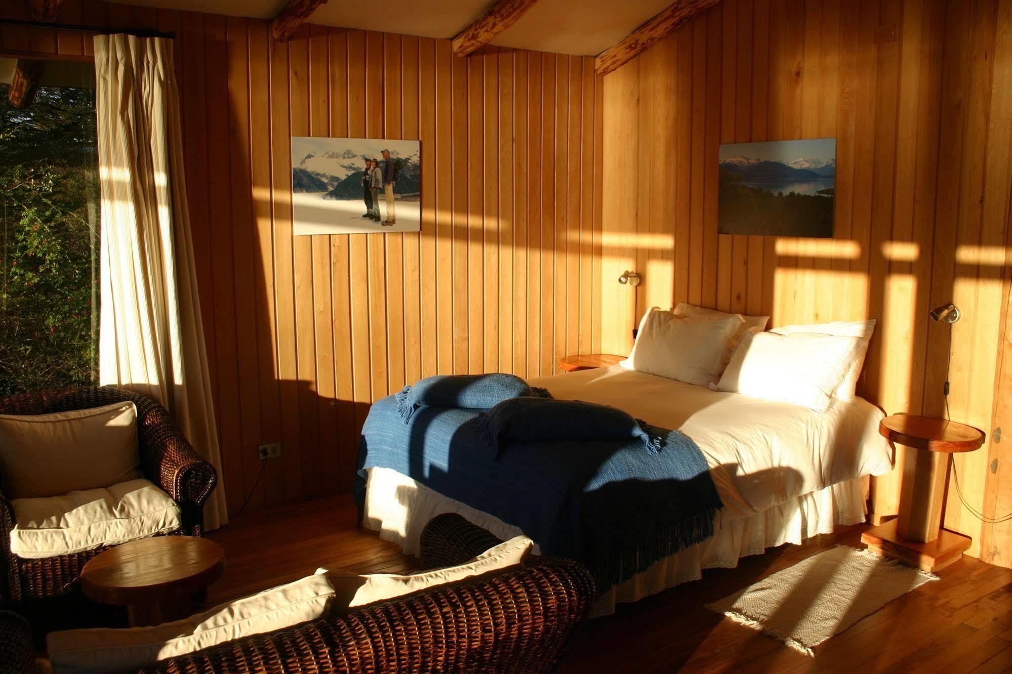 Lodge El Mirador De Guadal 푸에르토과달 외부 사진