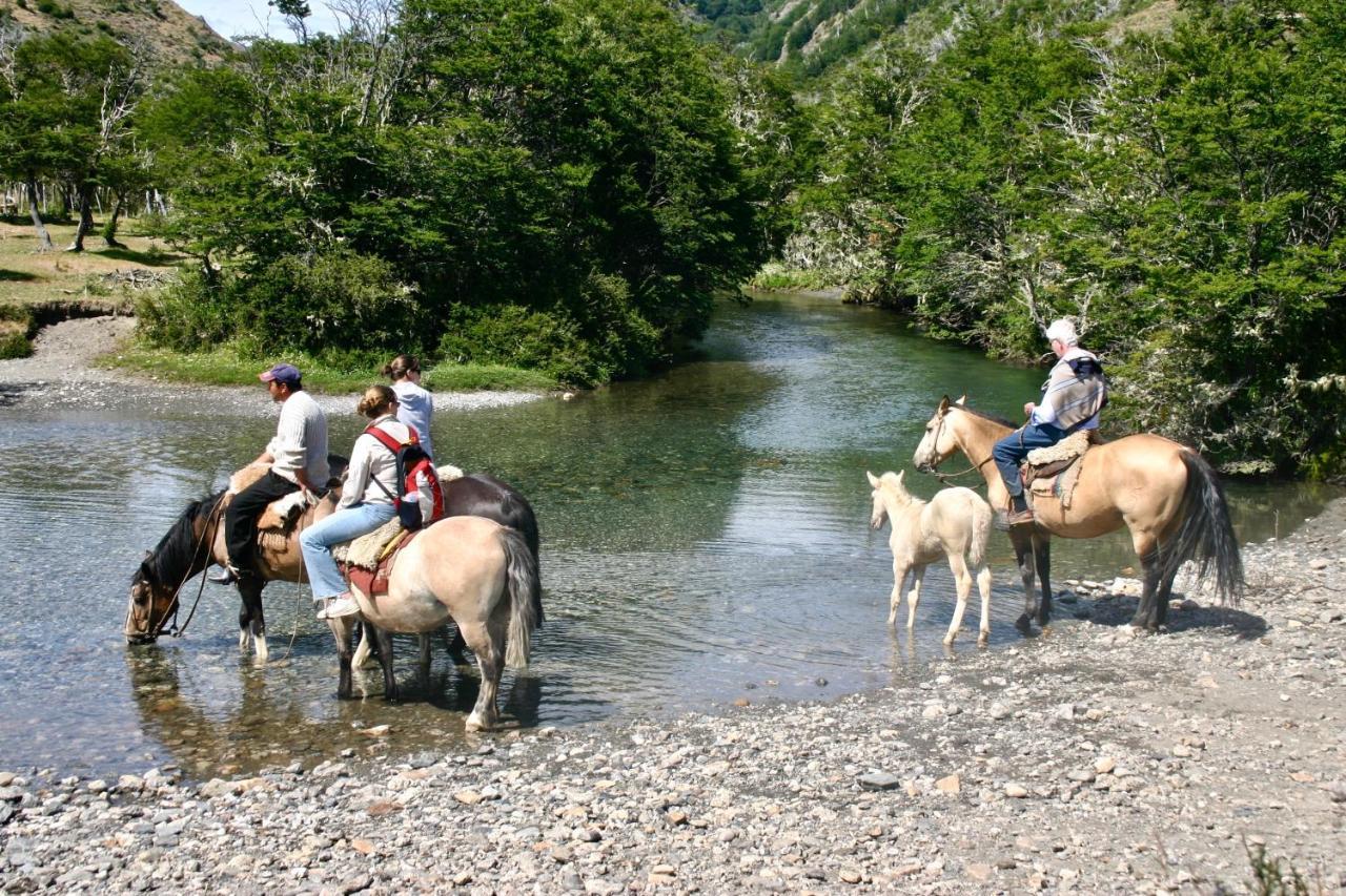 Lodge El Mirador De Guadal 푸에르토과달 외부 사진